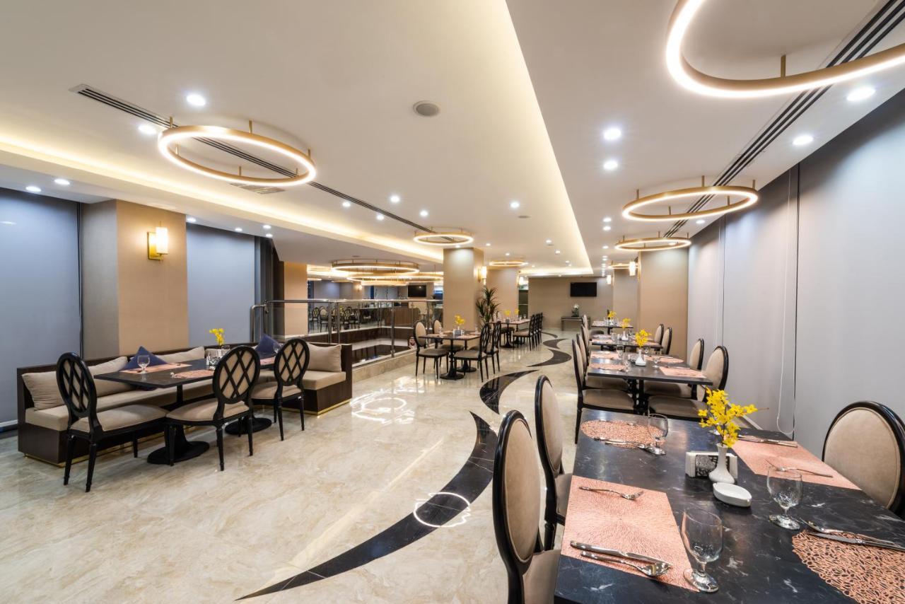 Warwick Riyadh Al Wezarat Buitenkant foto